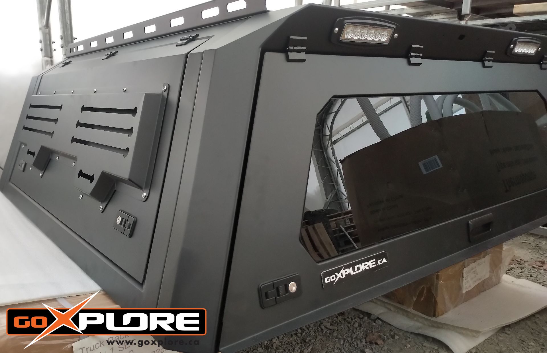 Schuco Krupp tracteur semi remorque plateau avec ranchers